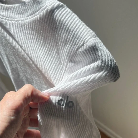 All White Long Sleeve Open Back Top - Picture 3 of 4